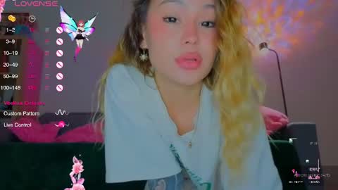 Snapshot of strawberrypie99 chatting on 18, 6, 2026 Tati and Lola online show from 18, 6, 2026