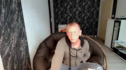 Snapshot of stringslave02 chatting on 14, 9, 2025 stringslave02 online show from 14, 9, 2025