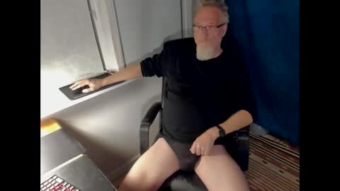 strip_m online show from 19, 12, 2025