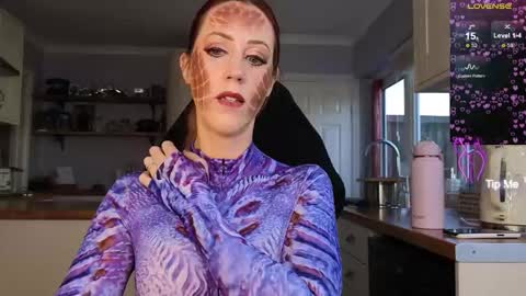 Amorina online show from 28, 10, 2025