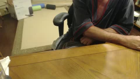 Snapshot of stromg2000 chatting on 11, 12, 2024 stromg2000 online show from 11, 12, 2024