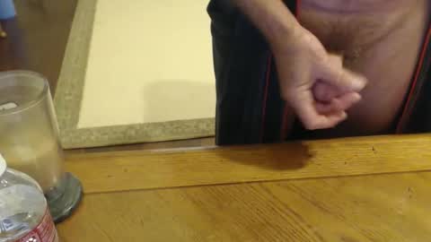 Snapshot of stromg2000 chatting on 18, 10, 2025 stromg2000 online show from 18, 10, 2025