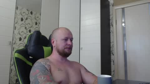 Snapshot of strongass18 chatting on 20, 6, 2026 Alex online show from 20, 6, 2026