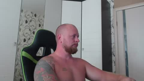 Snapshot of strongass18 chatting on 18, 7, 2026 Alex online show from 18, 7, 2026