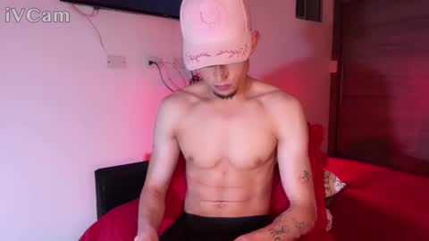 Snapshot of stronghardlatino chatting on 16, 12, 2025 stronghardlatino online show from 16, 12, 2025