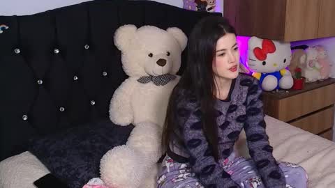 sttrawberry online show from 19, 11, 2025