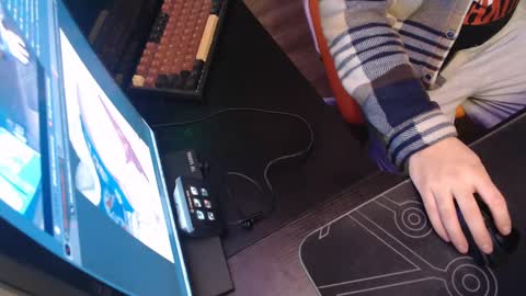 stud69861714 online show from 15, 12, 2024