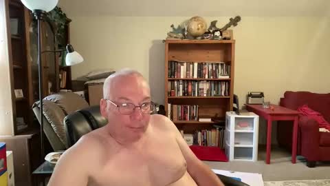 studballs1 online show from 24, 4, 2026