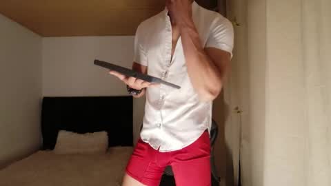 stylish man online show from 2, 4, 2026