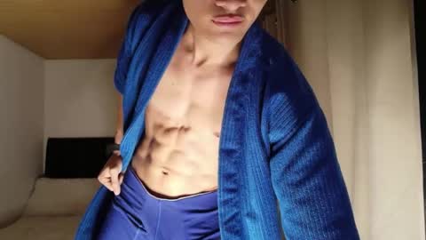 stylish man online show from 5, 4, 2026