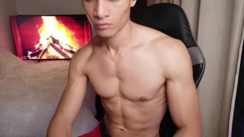 stylish man online show from 14, 4, 2026