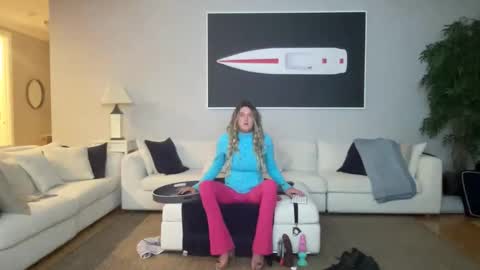 Snapshot of submiss14 chatting on 4, 11, 2025 Sissy Isabella online show from 4, 11, 2025