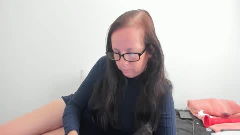 Snapshot of submissivepeachgoddess chatting on 8, 5, 2026 Submissie Peach Goddess online show from 8, 5, 2026