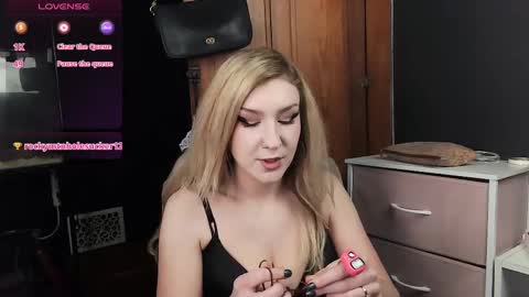 Snapshot of suburban_sickness chatting on 10, 3, 2025 Polly online show from 10, 3, 2025