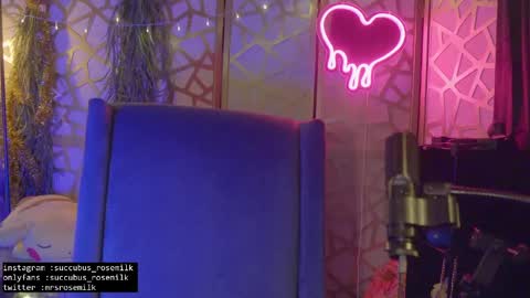 Snapshot of succubus_rosemilk chatting on 30, 1, 2025 Succubus RoseMilk online show from 30, 1, 2025