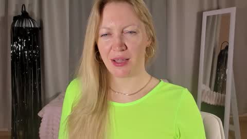 sugamomy online show from 5, 11, 2025