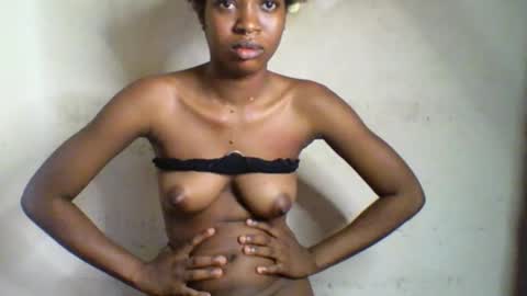 Bella online show from 6, 11, 2025