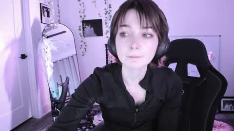 Ella online show from 17, 5, 2026