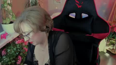 Snapshot of sugarvi chatting on 10, 6, 2026 Vivien online show from 10, 6, 2026