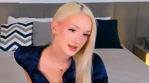 Snapshot of sugarwhisper chatting on 12, 9, 2025 sugarwhisper online show from 12, 9, 2025