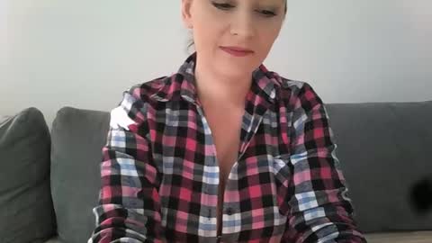 Snapshot of sugaryasmin chatting on 25, 2, 2025 SugarYas online show from 25, 2, 2025