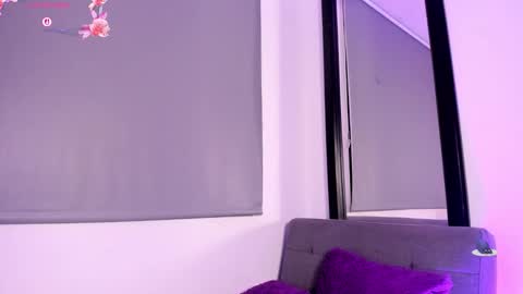 Snapshot of summerofthemoon chatting on 17, 11, 2025 Summer online show from 17, 11, 2025