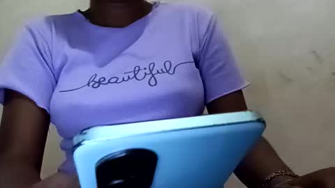 Snapshot of sunali_jain03 chatting on 18, 12, 2025 sunali_jain03 online show from 18, 12, 2025