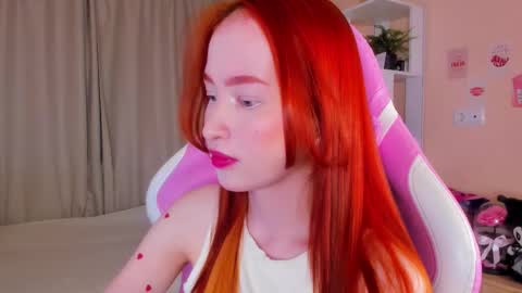 Snapshot of sunflare_ chatting on 18, 12, 2025 sunflare_ online show from 18, 12, 2025