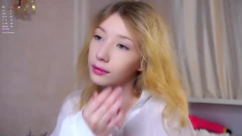 Snapshot of sunnmoonn chatting on 6, 7, 2026 Lily online show from 6, 7, 2026