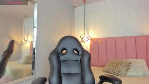  S U N N Y online show from 19, 2, 2026