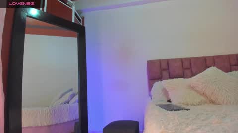 Sunny Leon Z online show from 23, 12, 2024