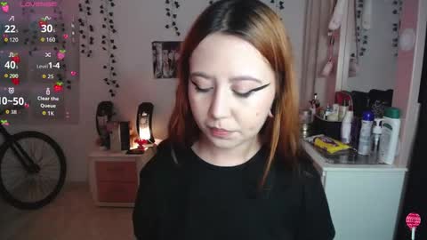 Snapshot of sunset_pienk chatting on 13, 11, 2025 Sunset online show from 13, 11, 2025