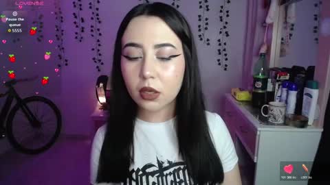 Snapshot of sunset_pienk chatting on 19, 12, 2025 Sunset online show from 19, 12, 2025