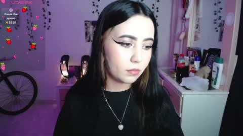 Snapshot of sunset_pienk chatting on 8, 1, 2026 Sunset online show from 8, 1, 2026