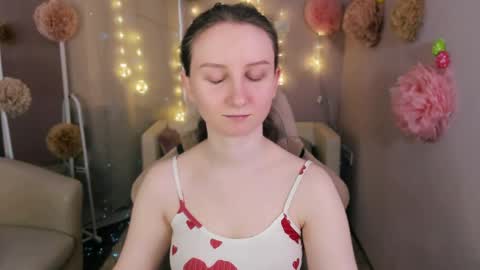 Snapshot of sunshine_blaze chatting on 24, 4, 2026 Alice online show from 24, 4, 2026