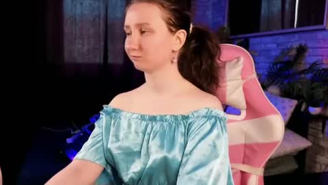 Snapshot of sunshine_blaze chatting on 5, 5, 2026 Alice online show from 5, 5, 2026