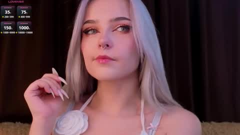 Snapshot of sunshinegirlx chatting on 19, 10, 2025 Alice online show from 19, 10, 2025