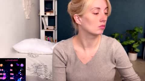 Snapshot of super_peach_stream chatting on 11, 11, 2025 ANNApvt open full info in bio online show from 11, 11, 2025