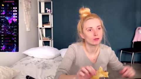 Snapshot of super_peach_stream chatting on 25, 11, 2025 ANNApvt open full info in bio online show from 25, 11, 2025