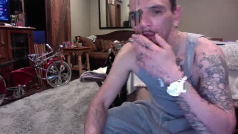 Snapshot of superd512 chatting on 23, 12, 2024 Guero Cash online show from 23, 12, 2024