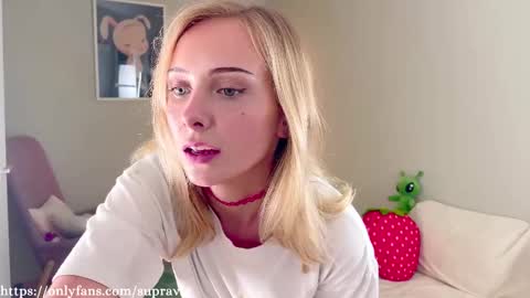 Snapshot of supremeraven chatting on 24, 9, 2025 Raven - Ravie online show from 24, 9, 2025