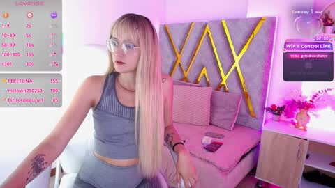 Snapshot of susan_hottye_ chatting on 19, 1, 2025 Susan online show from 19, 1, 2025