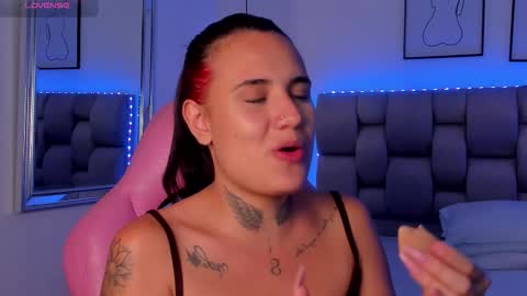 Snapshot of susan_sweet7 chatting on 25, 11, 2025 Susan online show from 25, 11, 2025