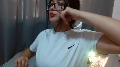Snapshot of susana_hank chatting on 6, 1, 2025 susana online show from 6, 1, 2025