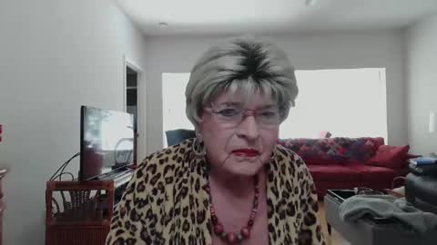 Snapshot of susanandlisa chatting on 8, 1, 2025 sexualsusan online show from 8, 1, 2025