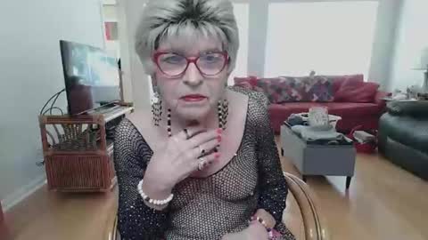 Snapshot of susanandlisa chatting on 24, 10, 2025 sexualsusan online show from 24, 10, 2025