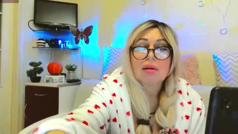 SusieNoreen online show from 8, 11, 2025