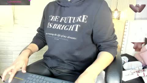   online show from 9, 4, 2026