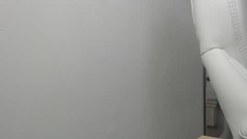 Snapshot of sussy_leon chatting on 3, 12, 2024 sussy leon online show from 3, 12, 2024
