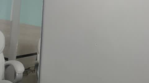 Snapshot of sussy_leon chatting on 5, 2, 2025 sussy leon online show from 5, 2, 2025